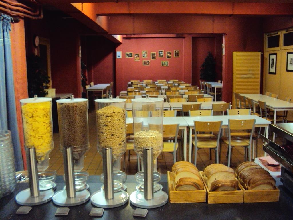 Van Gogh Youth Hostel City Centre Saint-Josse-ten-Noode Стая снимка