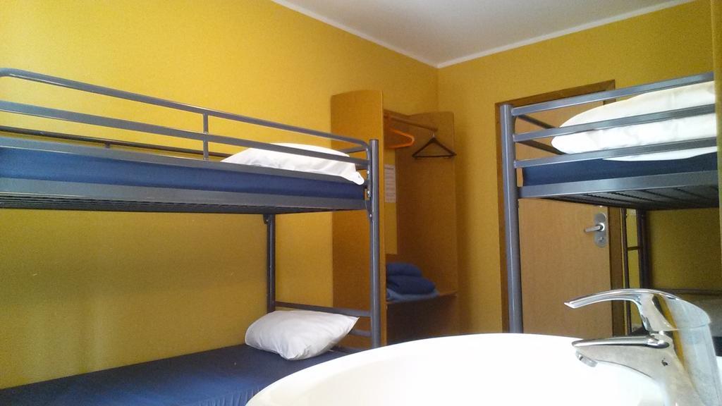 Van Gogh Youth Hostel City Centre Saint-Josse-ten-Noode Екстериор снимка