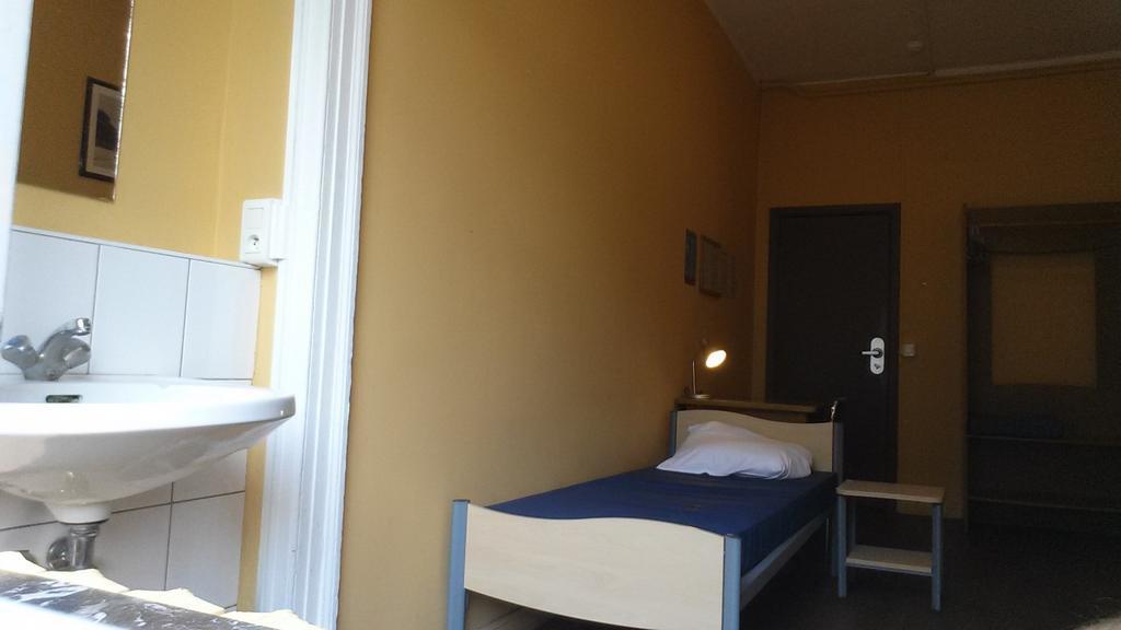 Van Gogh Youth Hostel City Centre Saint-Josse-ten-Noode Екстериор снимка