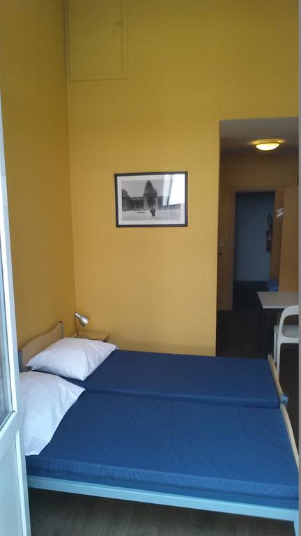 Van Gogh Youth Hostel City Centre Saint-Josse-ten-Noode Екстериор снимка