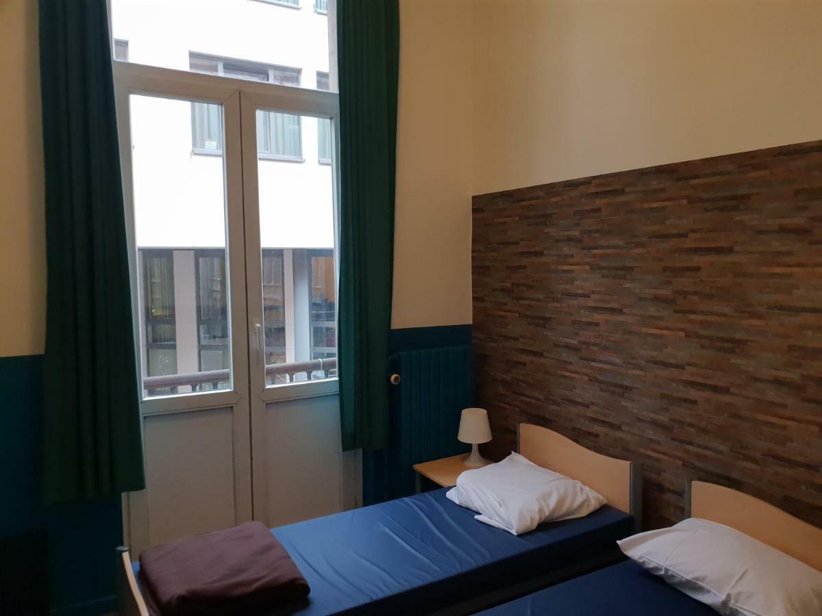 Van Gogh Youth Hostel City Centre Saint-Josse-ten-Noode Екстериор снимка
