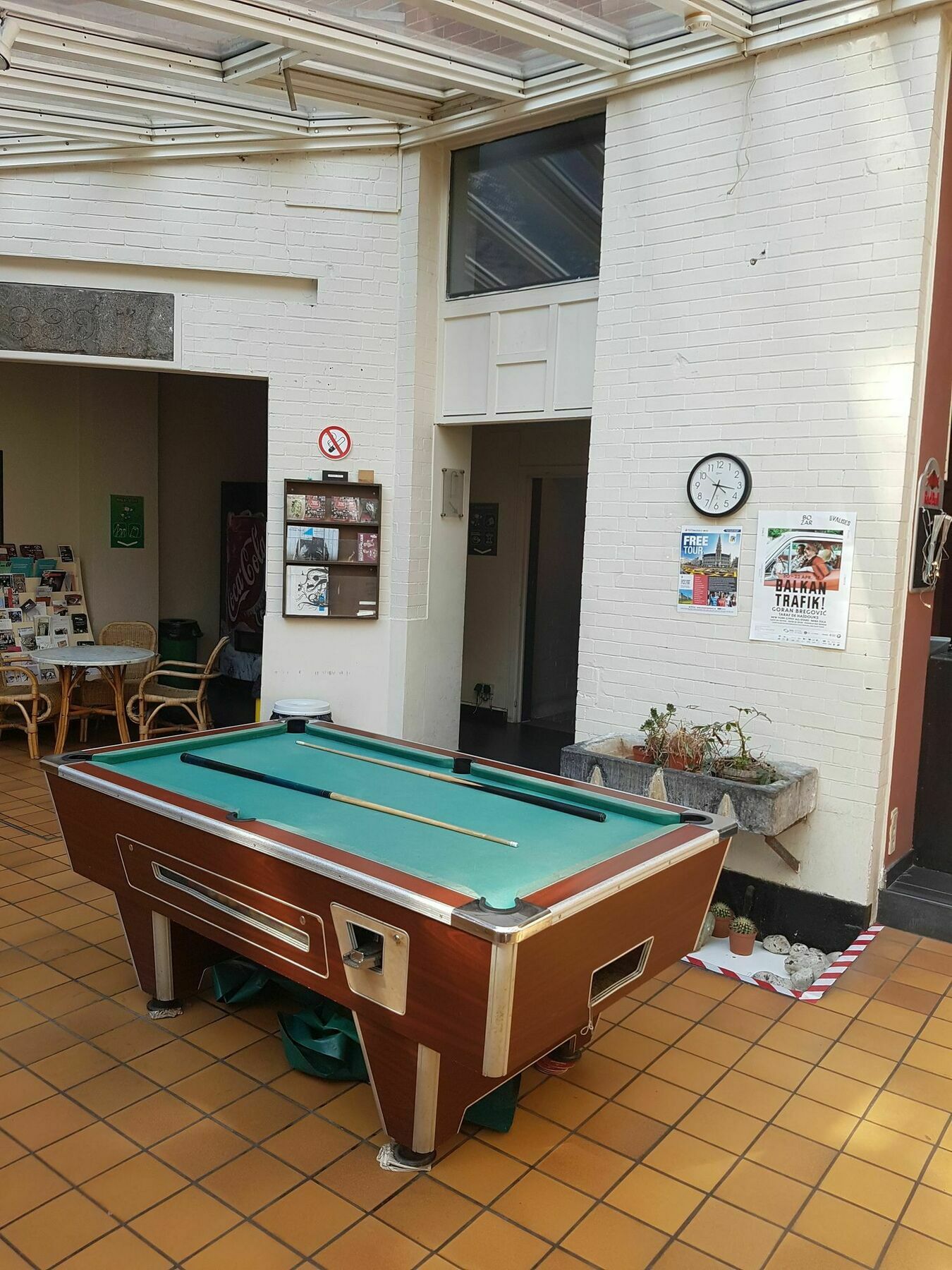Van Gogh Youth Hostel City Centre Saint-Josse-ten-Noode Екстериор снимка