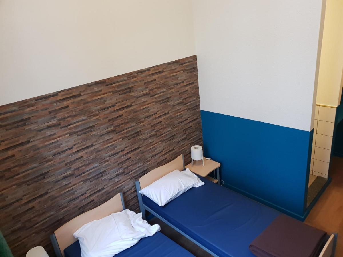 Van Gogh Youth Hostel City Centre Saint-Josse-ten-Noode Екстериор снимка