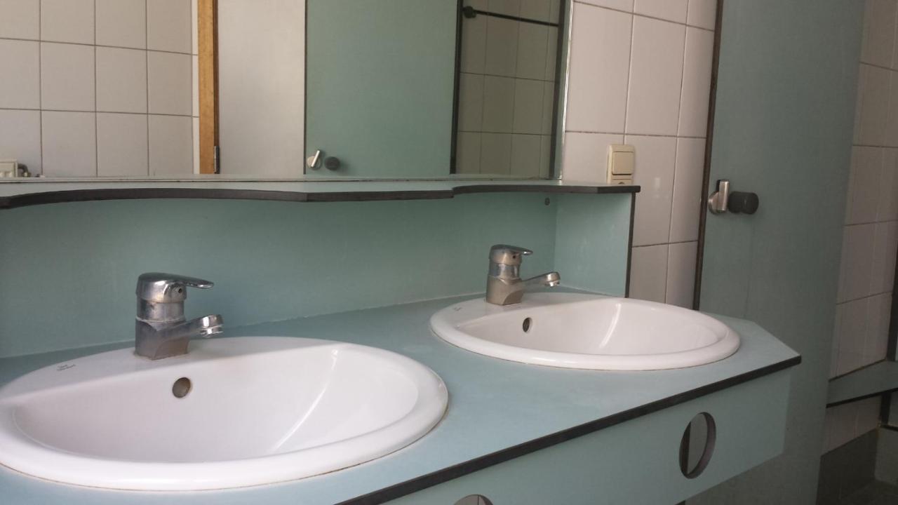 Van Gogh Youth Hostel City Centre Saint-Josse-ten-Noode Екстериор снимка